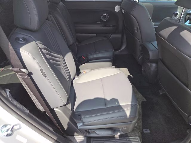 2026 Typhoon Silver Metallic Hyundai Palisade Hybrid SEL Premium AWD SUV