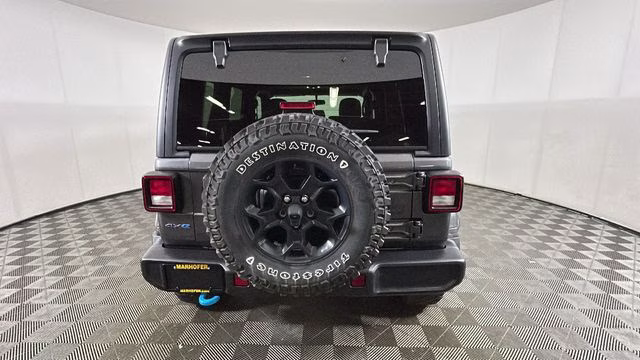 2023 Granite Crystal Metallic Clearcoat Jeep Wrangler Willys 4xe 4X4 SUV
