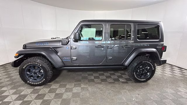 2023 Granite Crystal Metallic Clearcoat Jeep Wrangler Willys 4xe 4X4 SUV