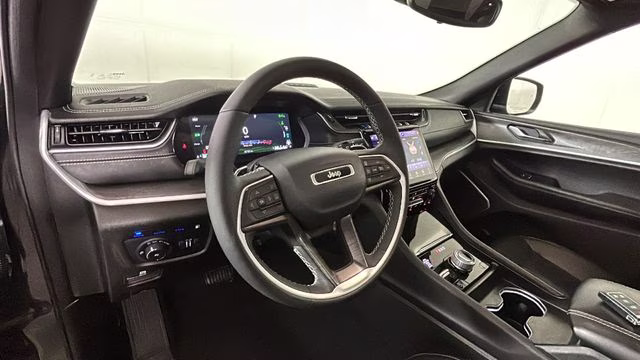 2024 Diamond Black Crystal Pearlcoat Jeep Grand Cherokee 4xe 4X4 SUV