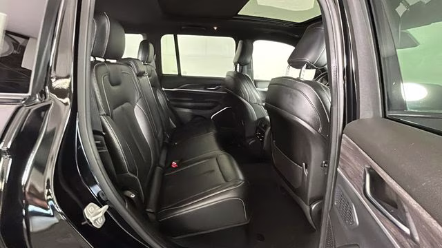 2024 Diamond Black Crystal Pearlcoat Jeep Grand Cherokee 4xe 4X4 SUV
