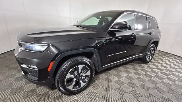 2024 Diamond Black Crystal Pearlcoat Jeep Grand Cherokee 4xe 4X4 SUV
