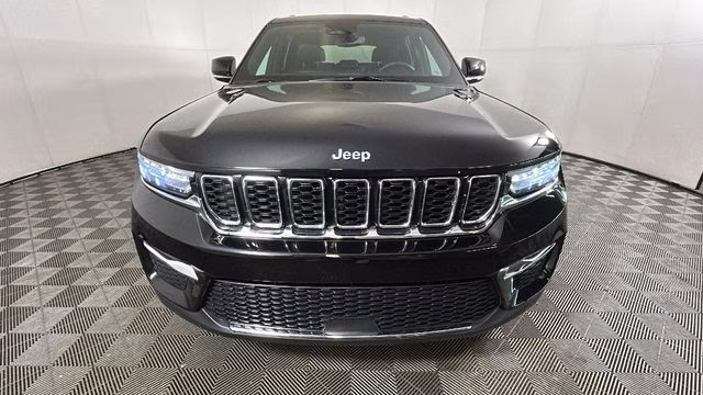 2024 Diamond Black Crystal Pearlcoat Jeep Grand Cherokee 4xe 4X4 SUV