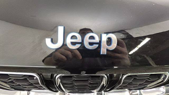 2024 Diamond Black Crystal Pearlcoat Jeep Grand Cherokee 4xe 4X4 SUV