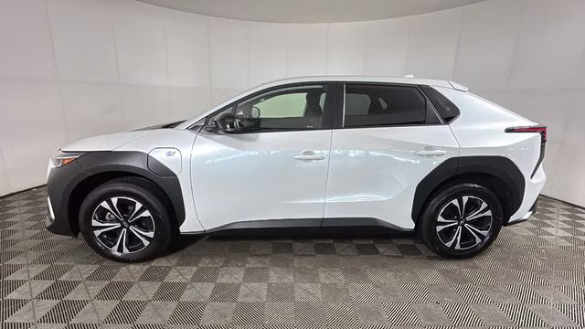 2023 Cosmic White Pearl Subaru Solterra Premium AWD SUV
