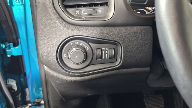 2021 Bikini Metallic Clearcoat Jeep Renegade Limited 4X4 SUV