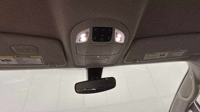 2021 Brilliant Black Crystal Pearlcoat Chrysler Voyager LXI FWD Van