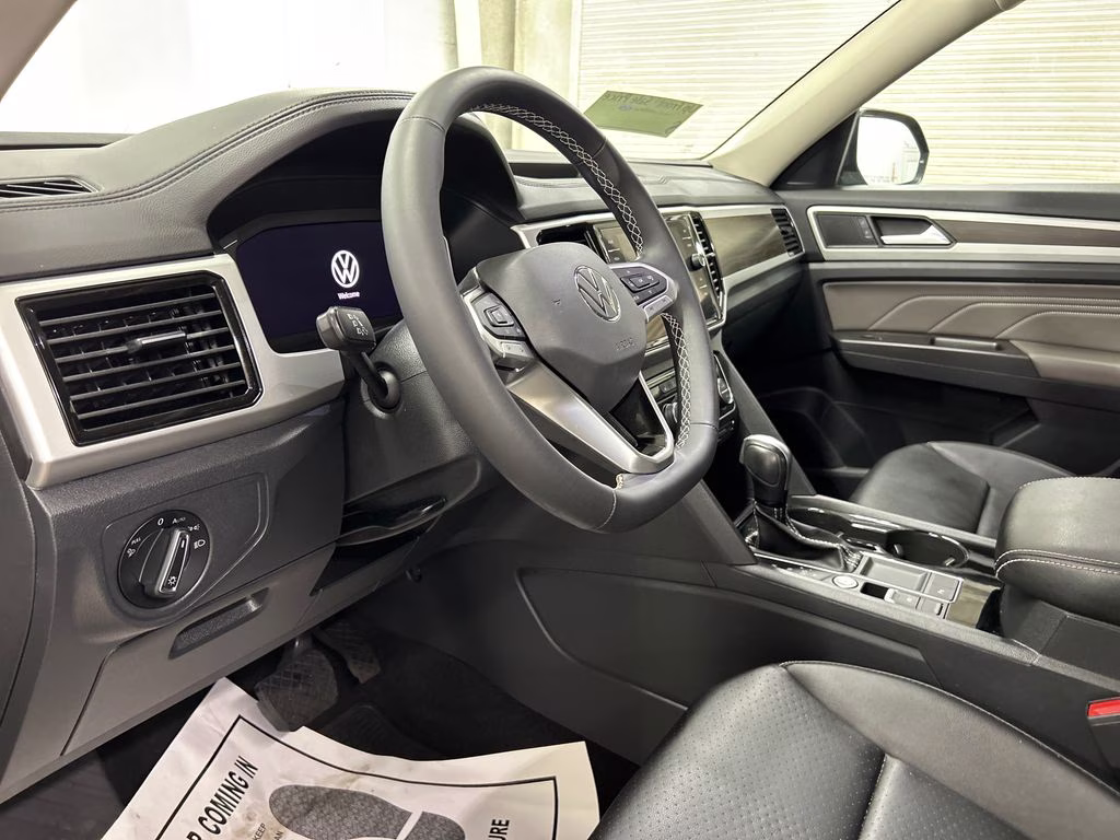 2022 Platinum Gray Metallic Volkswagen Atlas 3.6L V6 SE w/Technology FWD SUV