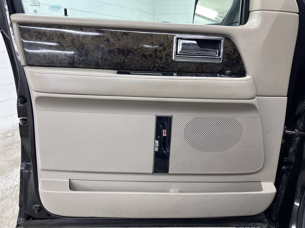 2015 Tuxedo Black Metallic Lincoln Navigator Base RWD SUV