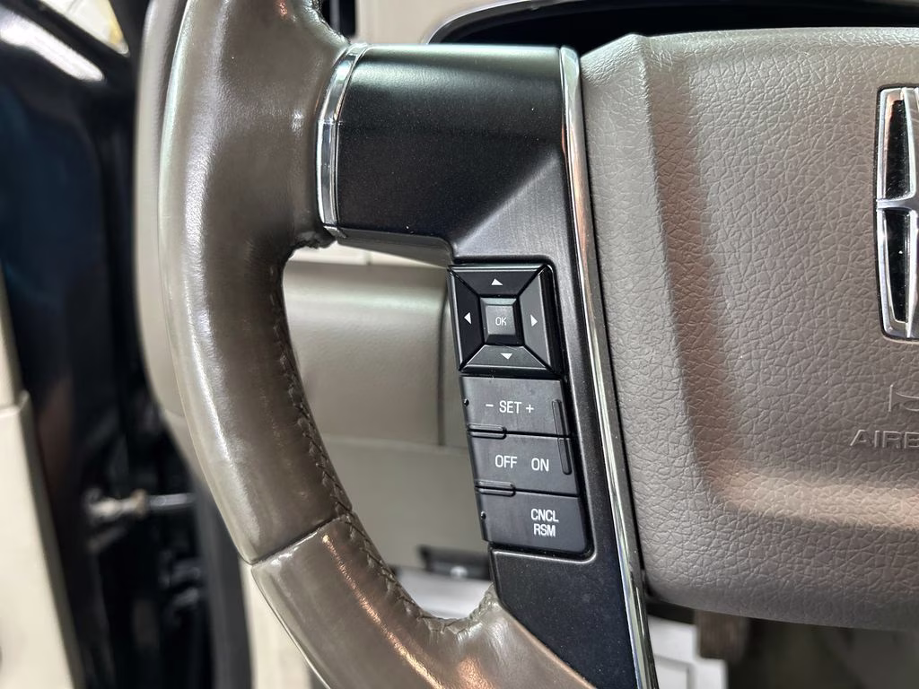 2015 Tuxedo Black Metallic Lincoln Navigator Base RWD SUV