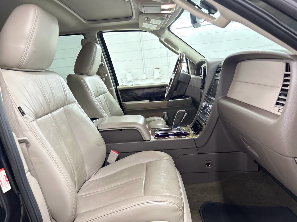 2015 Tuxedo Black Metallic Lincoln Navigator Base RWD SUV