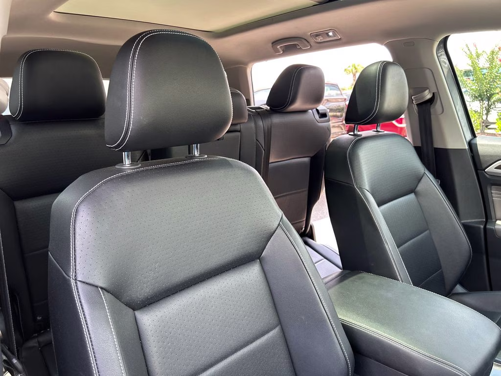 2022 Platinum Gray Metallic Volkswagen Atlas 3.6L V6 SE w/Technology FWD SUV