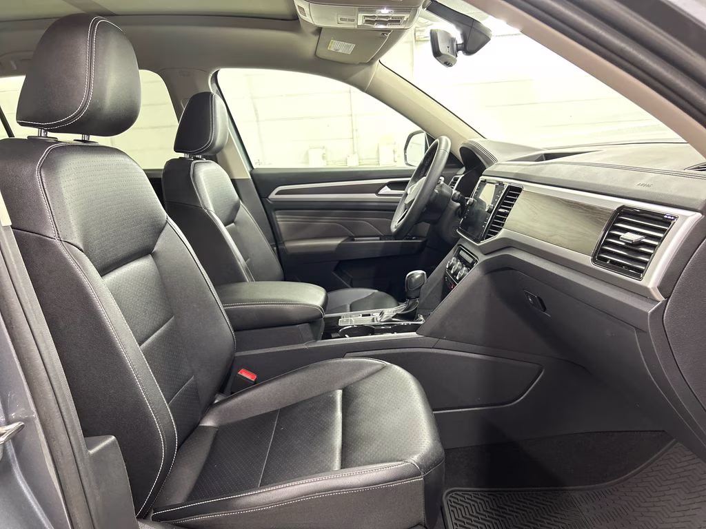 2022 Platinum Gray Metallic Volkswagen Atlas 3.6L V6 SE w/Technology FWD SUV