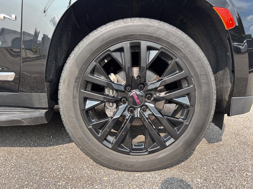 2021 Onyx Black GMC Yukon SLT 4X4 SUV