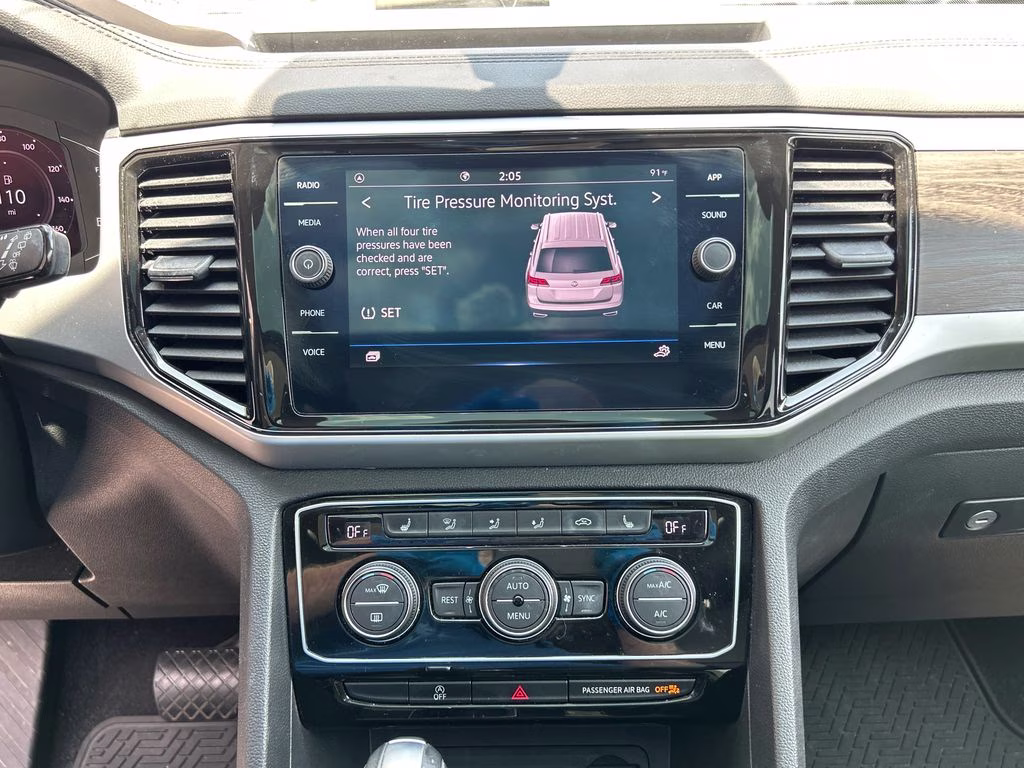 2022 Platinum Gray Metallic Volkswagen Atlas 3.6L V6 SE w/Technology FWD SUV