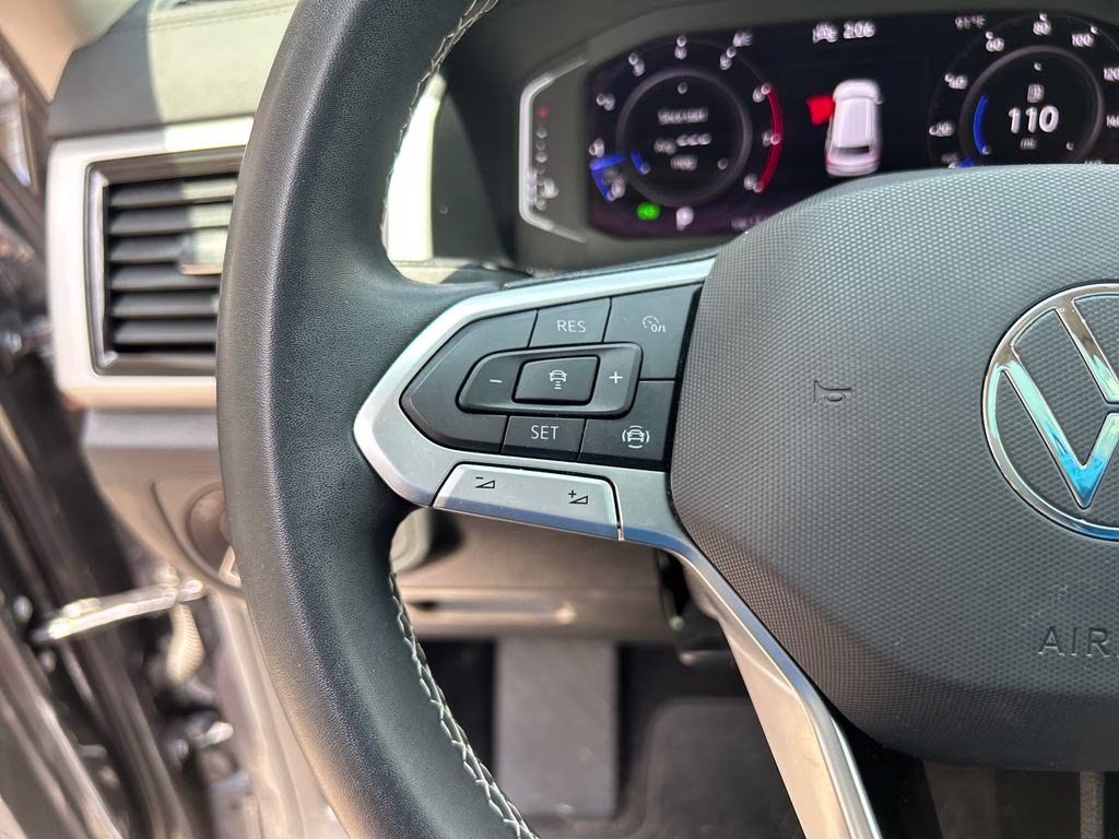 2022 Platinum Gray Metallic Volkswagen Atlas 3.6L V6 SE w/Technology FWD SUV