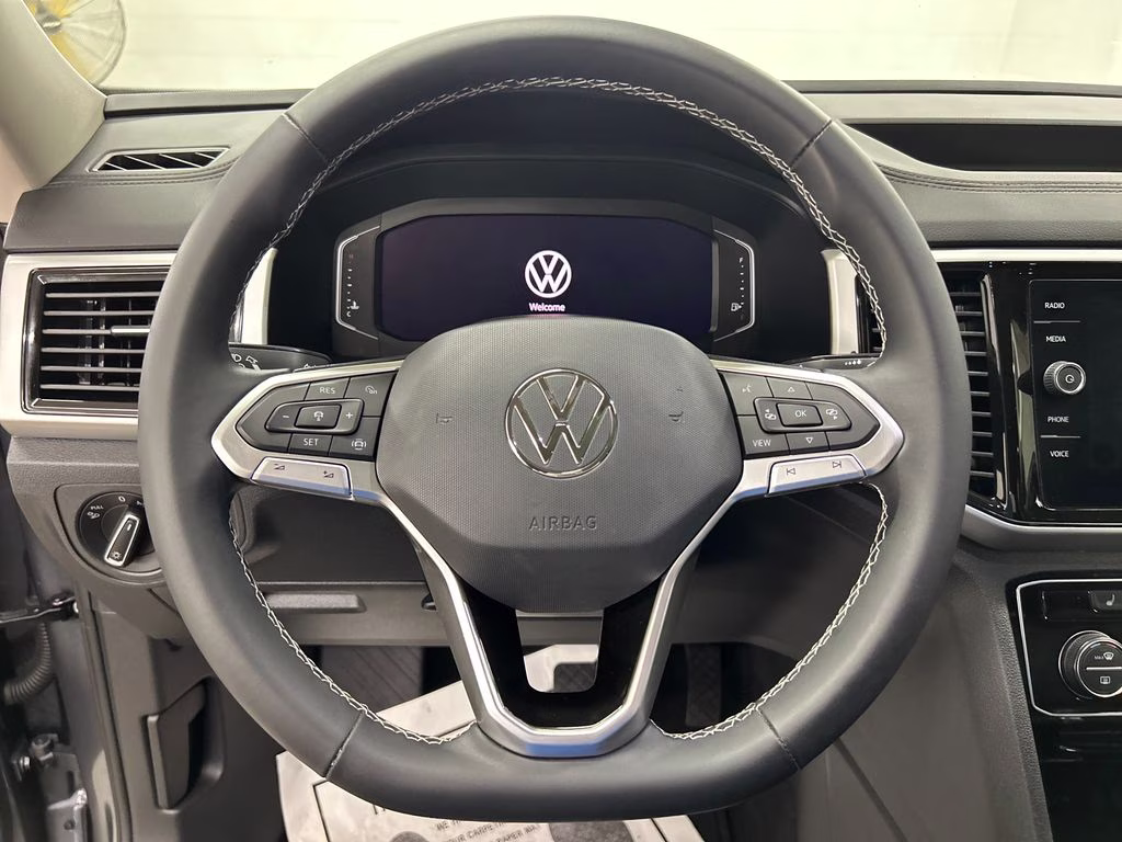 2022 Platinum Gray Metallic Volkswagen Atlas 3.6L V6 SE w/Technology FWD SUV