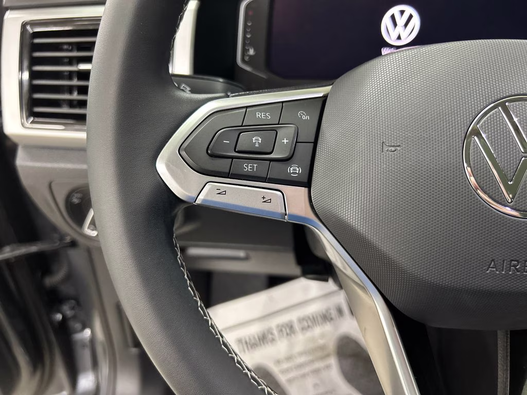 2022 Platinum Gray Metallic Volkswagen Atlas 3.6L V6 SE w/Technology FWD SUV