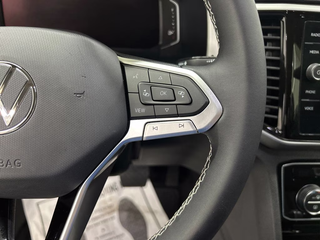 2022 Platinum Gray Metallic Volkswagen Atlas 3.6L V6 SE w/Technology FWD SUV