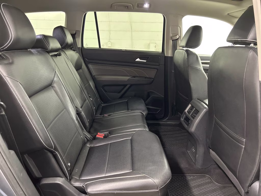 2022 Platinum Gray Metallic Volkswagen Atlas 3.6L V6 SE w/Technology FWD SUV