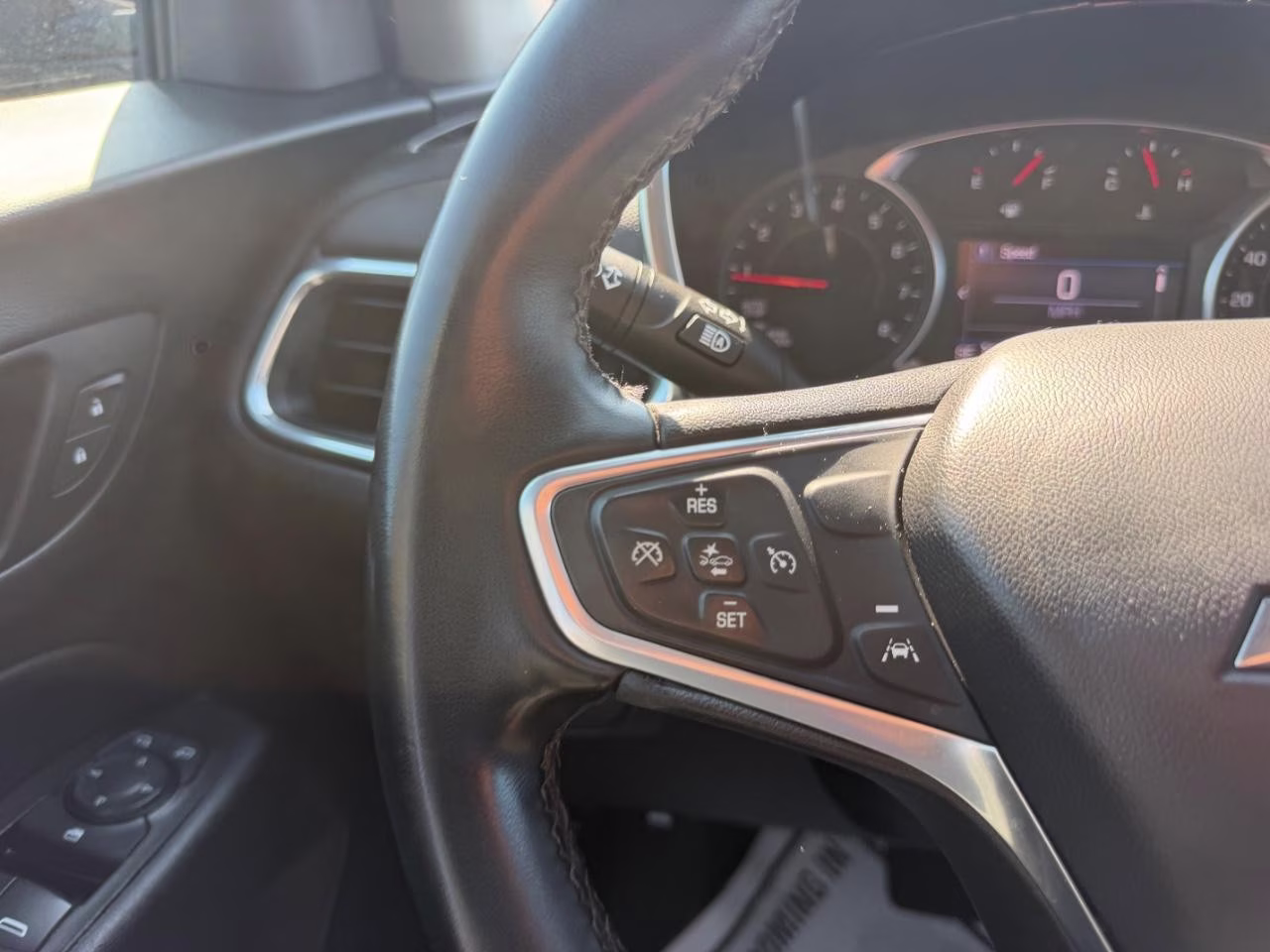 2023 Blue Glow Metallic Chevrolet Equinox LT FWD SUV