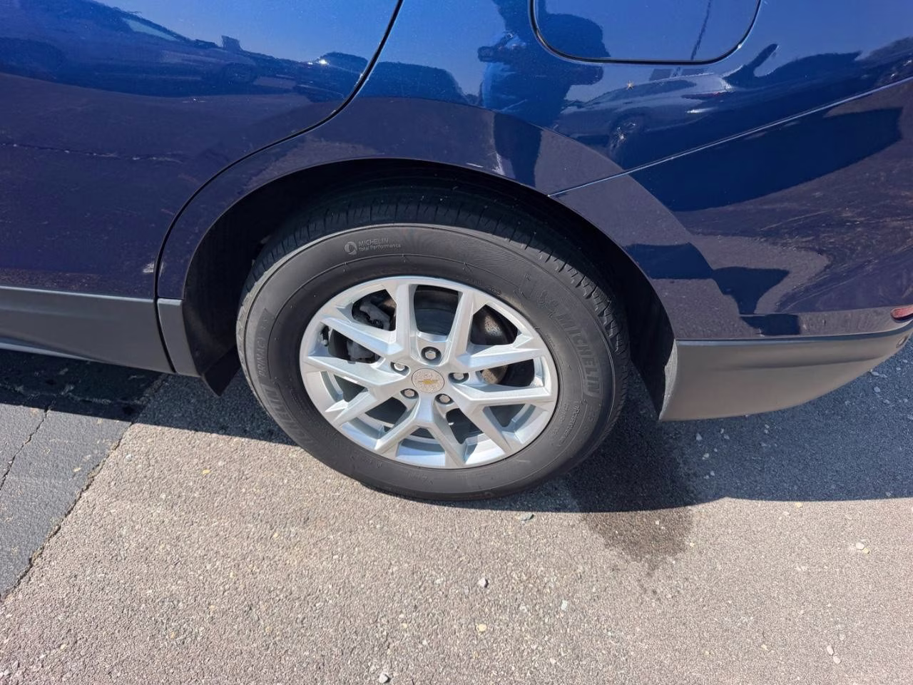 2023 Blue Glow Metallic Chevrolet Equinox LT FWD SUV