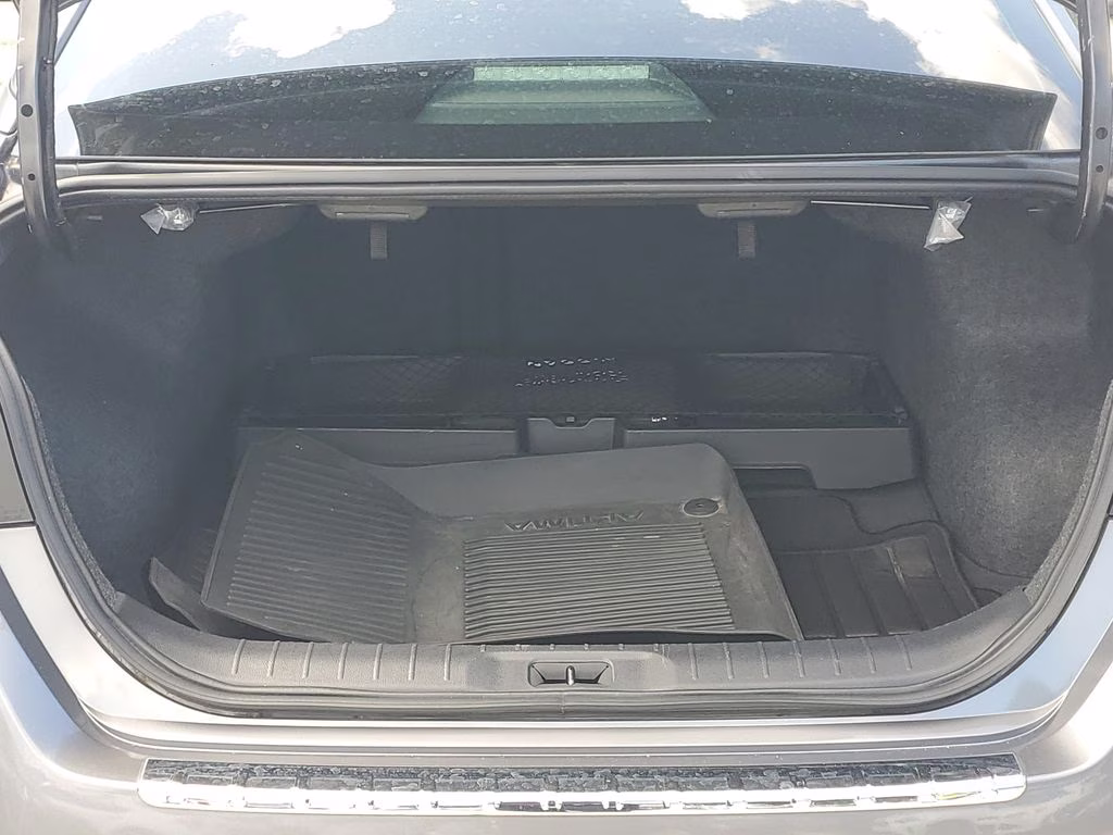 2023 Gun Metallic Nissan Altima 2.5 SV FWD Sedan