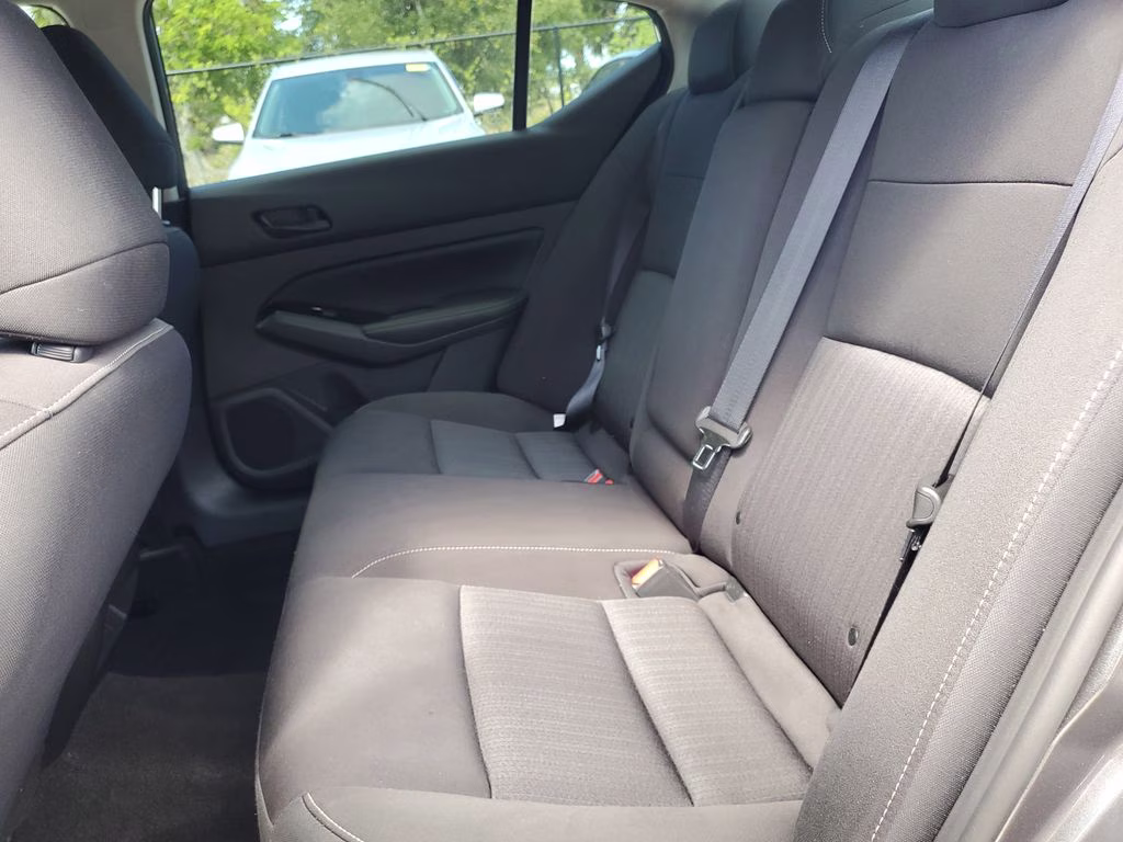 2023 Gun Metallic Nissan Altima 2.5 SV FWD Sedan