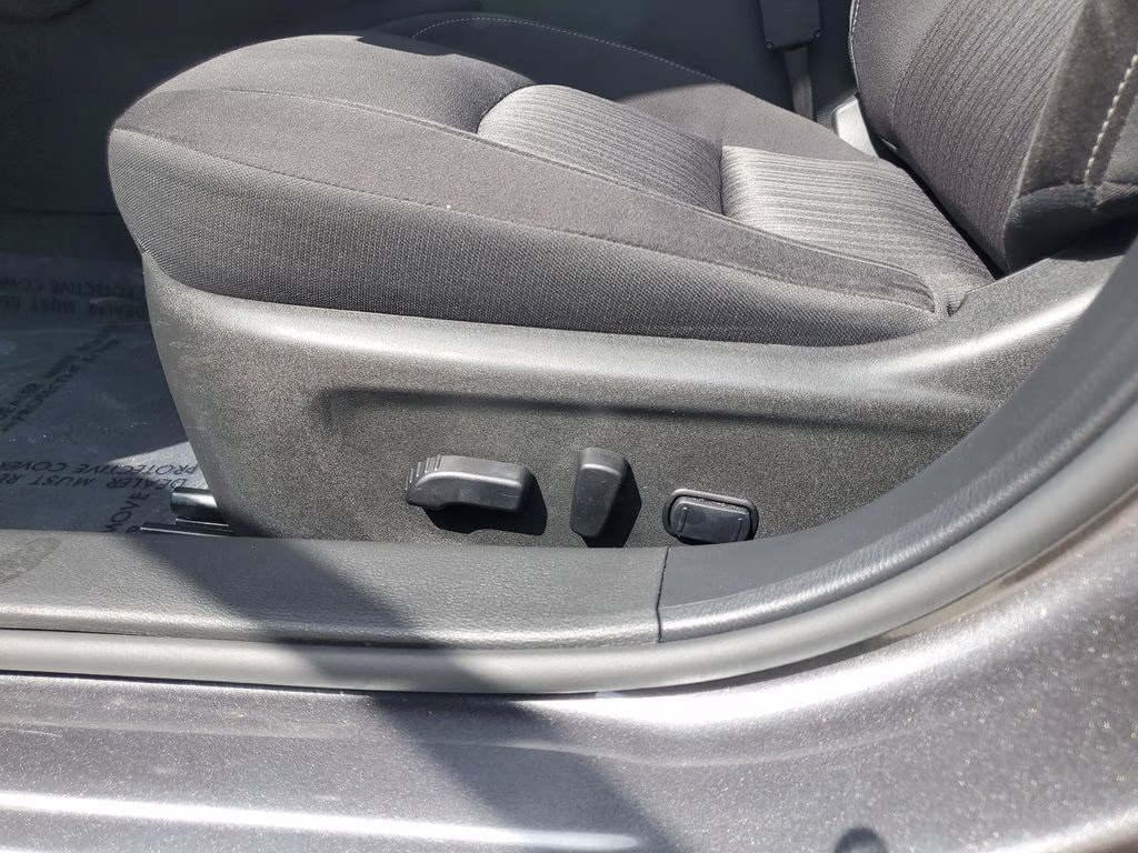 2023 Gun Metallic Nissan Altima 2.5 SV FWD Sedan