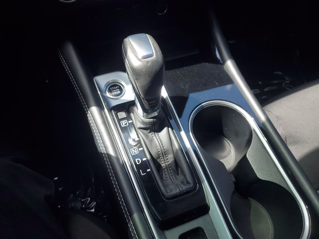 2023 Gun Metallic Nissan Altima 2.5 SV FWD Sedan