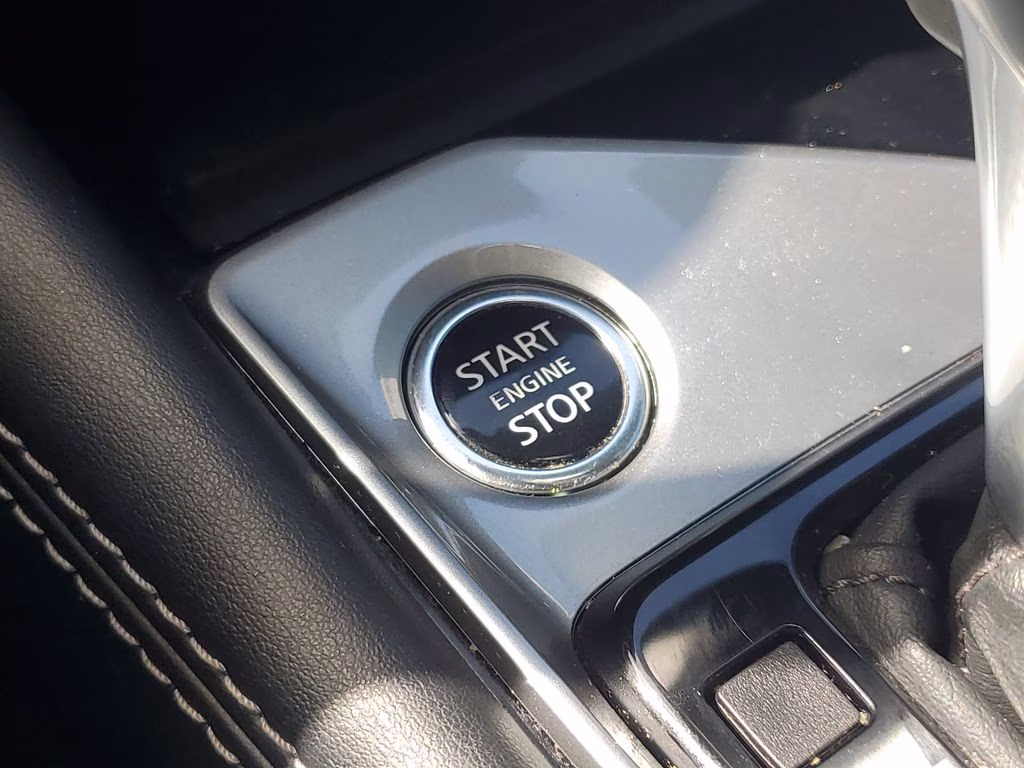 2023 Gun Metallic Nissan Altima 2.5 SV FWD Sedan
