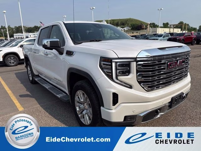 2023 GMC Sierra Denali 4WD Crew Cab Short Box's photo