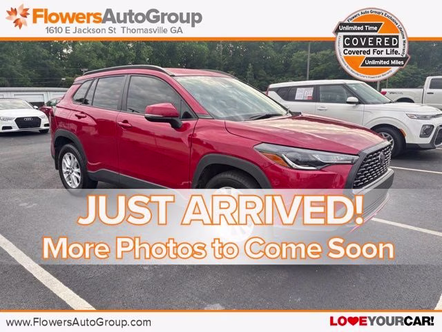 2024 Barcelona Red Metallic Toyota Corolla Cross LE SUV