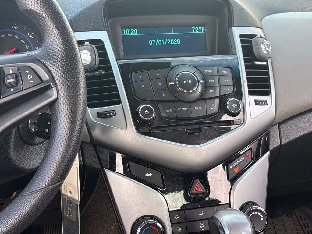 2015 Silver Ice Metallic Chevrolet Cruze LS FWD Sedan