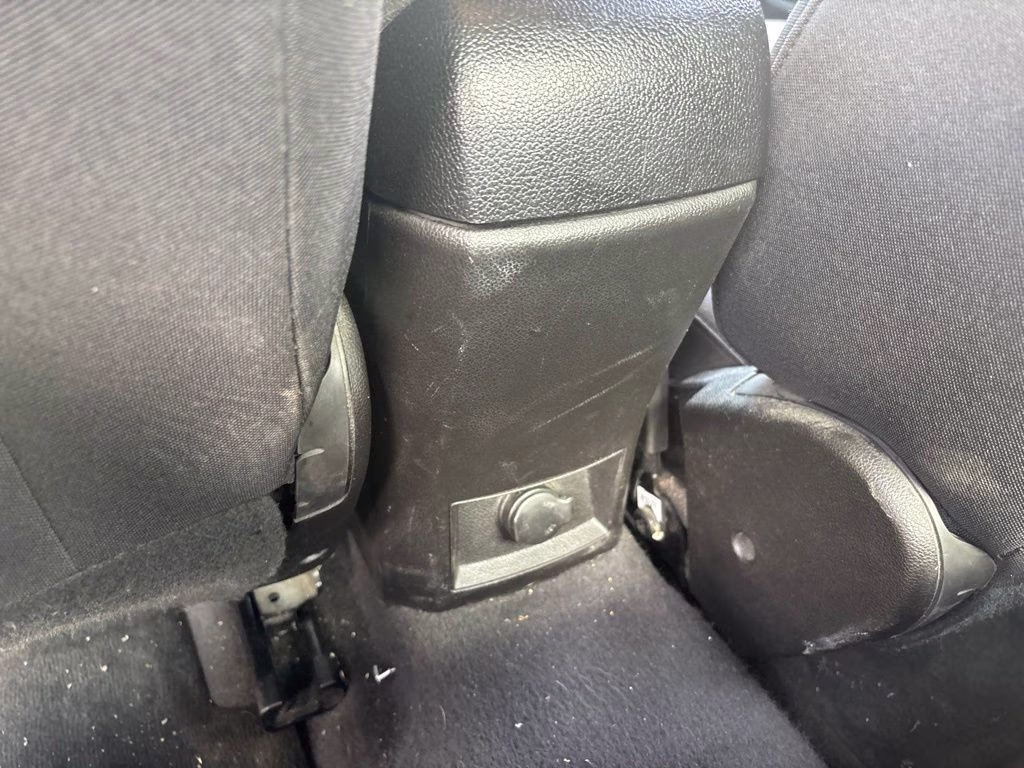 2015 Silver Ice Metallic Chevrolet Cruze LS FWD Sedan