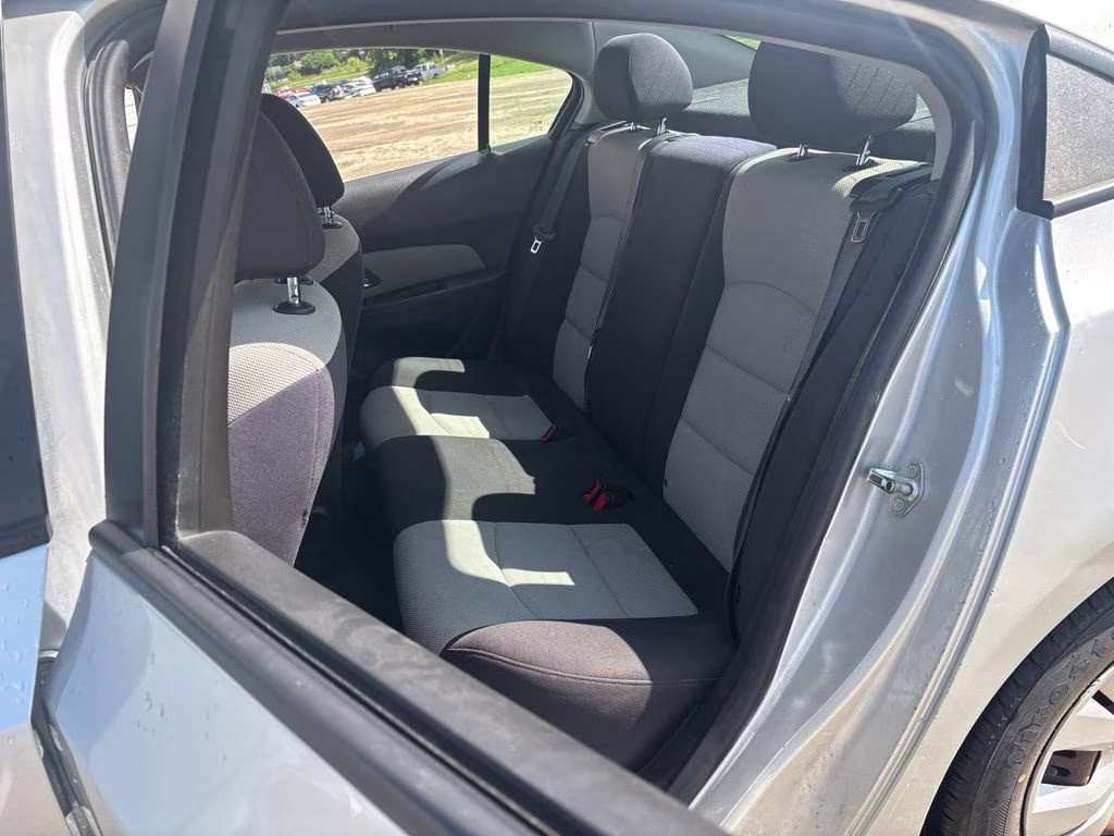 2015 Silver Ice Metallic Chevrolet Cruze LS FWD Sedan