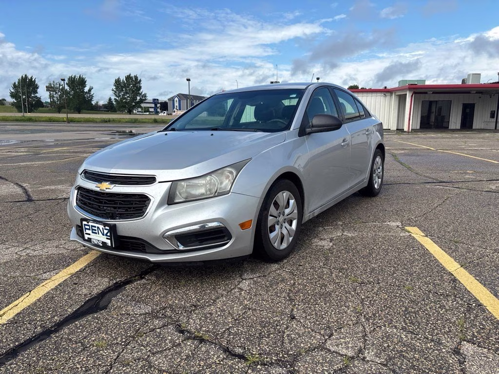 2015 Silver Ice Metallic Chevrolet Cruze LS FWD Sedan