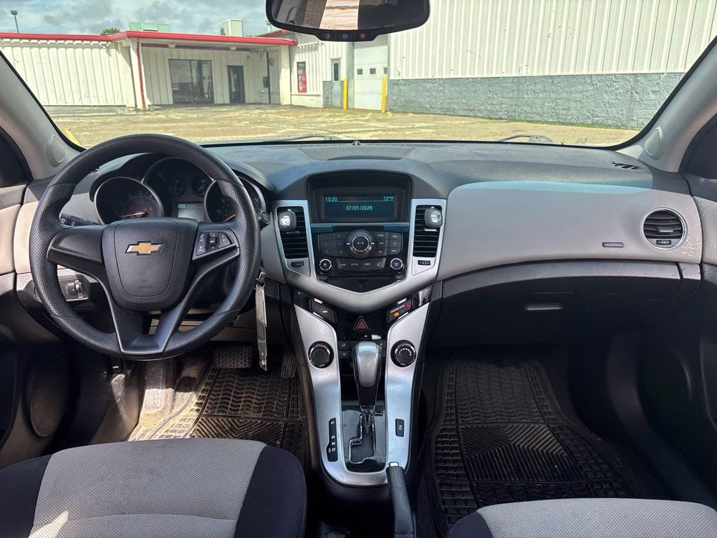 2015 Silver Ice Metallic Chevrolet Cruze LS FWD Sedan