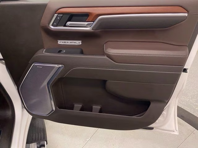 2023 White Frost Tricoat GMC Sierra 1500 Denali 4X4 Truck
