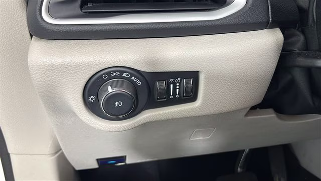 2024 Bright White Clearcoat Chrysler Pacifica Touring L FWD Van