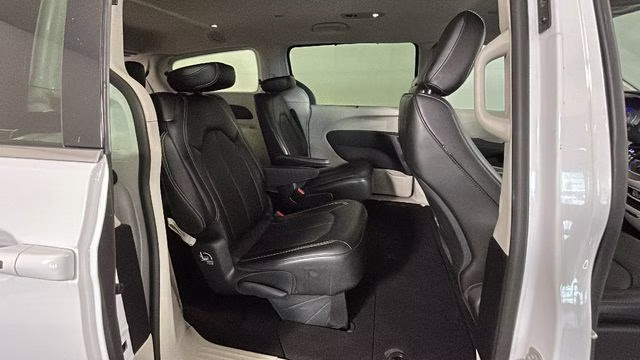 2024 Bright White Clearcoat Chrysler Pacifica Touring L FWD Van