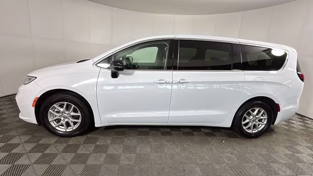 2024 Bright White Clearcoat Chrysler Pacifica Touring L FWD Van