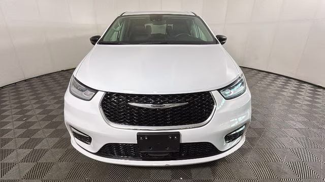 2024 Bright White Clearcoat Chrysler Pacifica Touring L FWD Van