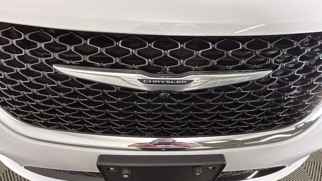 2024 Bright White Clearcoat Chrysler Pacifica Touring L FWD Van
