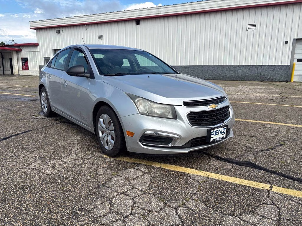 2015 Silver Ice Metallic Chevrolet Cruze LS FWD Sedan