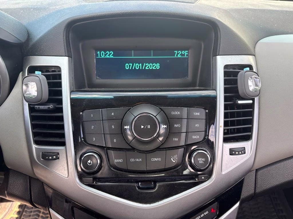 2015 Silver Ice Metallic Chevrolet Cruze LS FWD Sedan