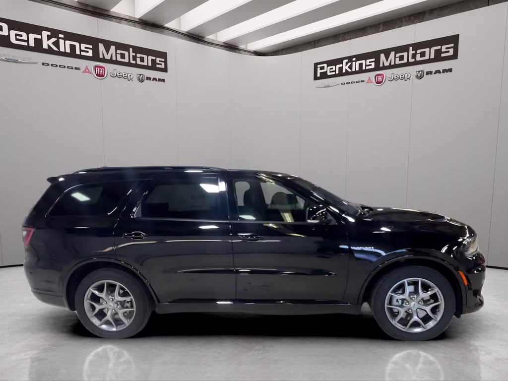2026 DB Black Crystal Clearcoat Dodge Durango GT Plus HEMI V8 AWD SUV