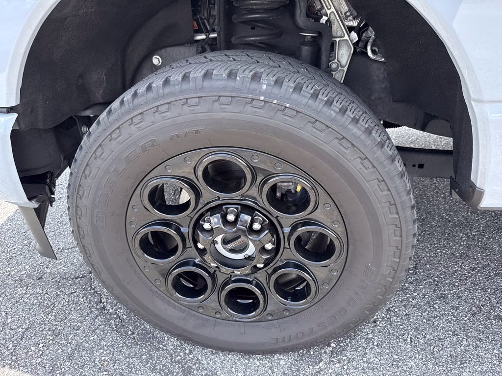2024 Gray Metallic Ford Super Duty F-250 SRW Lariat 4X4 Truck