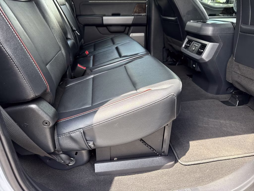 2024 Gray Metallic Ford Super Duty F-250 SRW Lariat 4X4 Truck