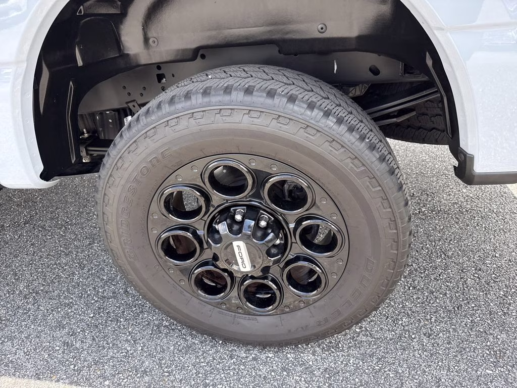 2024 Gray Metallic Ford Super Duty F-250 SRW Lariat 4X4 Truck